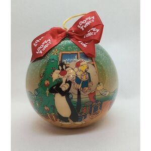 Vintage 1995 Looney tunes Sylvester and Tweety Bird Christmas ornament